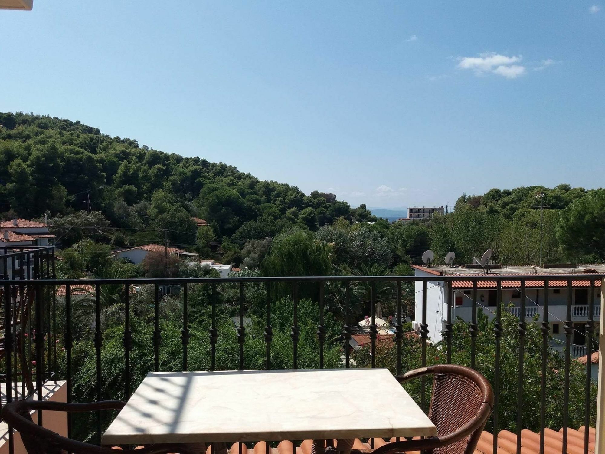 Hermes Hotel Vromólimnosz Kültér fotó