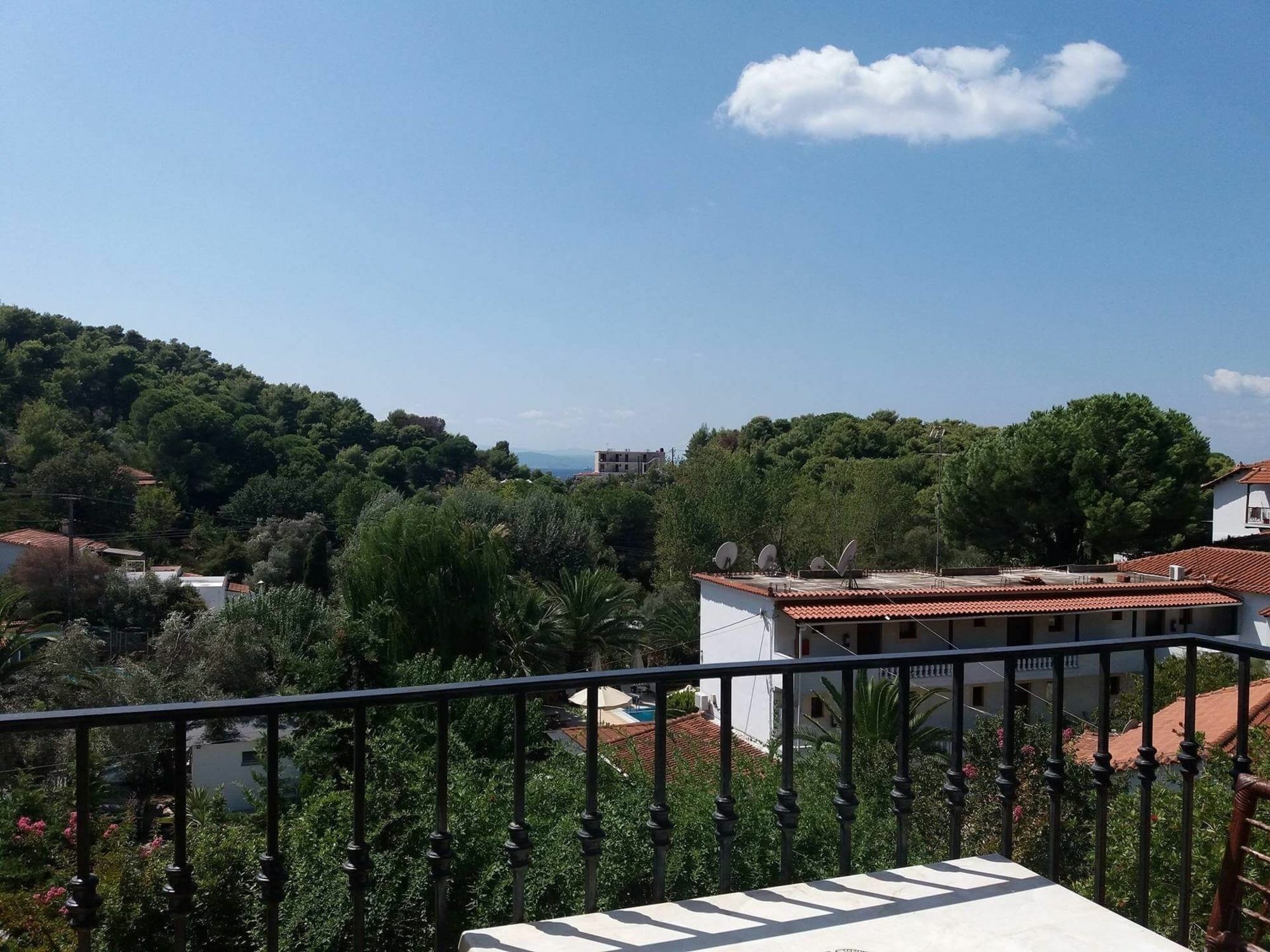 Hermes Hotel Vromólimnosz Kültér fotó